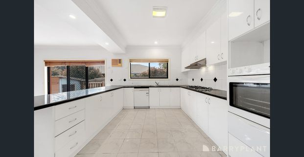 Prime Location: Everything at your fingertips !!! - Photo 1