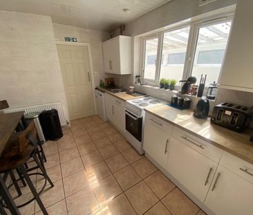 Room in a Shared House, Wyndcliff Road, B9 - Photo 4