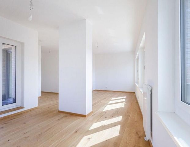 Exklusive 2-Zimmer-Wohnung mit Dachterrasse und Loggia im 8. Obergeschoss! - Foto 1