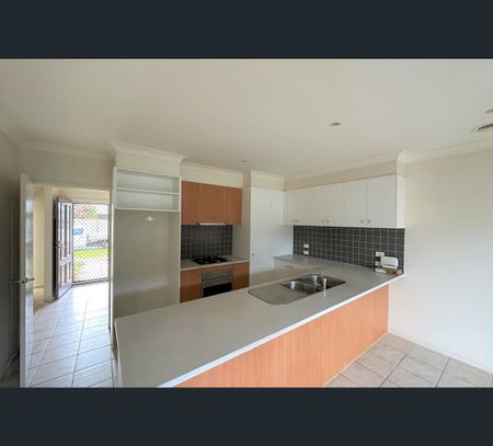 19B Wentworth Drive, Taylors Lakes, Vic 3038 - Photo 4