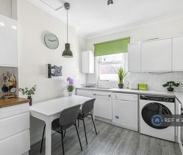 1 bedroom in a flat share to rent - Photo 3