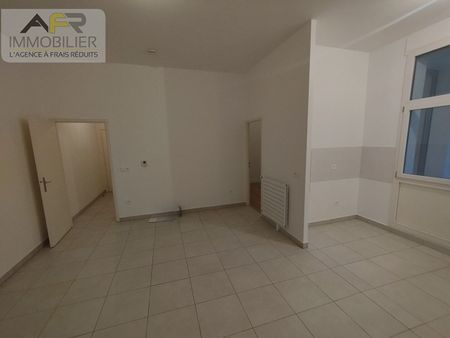 Location Appartement 2 pièces 48m² - Photo 4