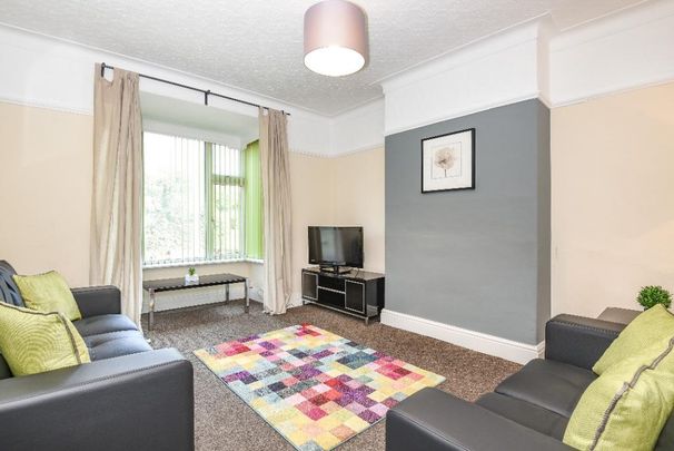 1 bedroom in a house share to rent - Photo 1