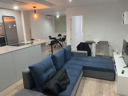 Piso de alquiler en Calle de Antonio López, Comillas - Photo 2