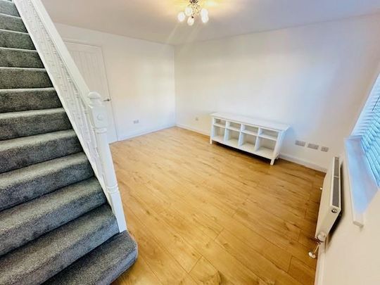 2 bedroom end of terrace house to rent - Photo 1