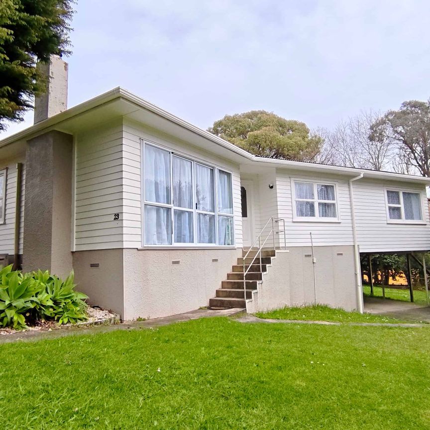 3 bedroom home close to Glenfield Mall - Photo 1