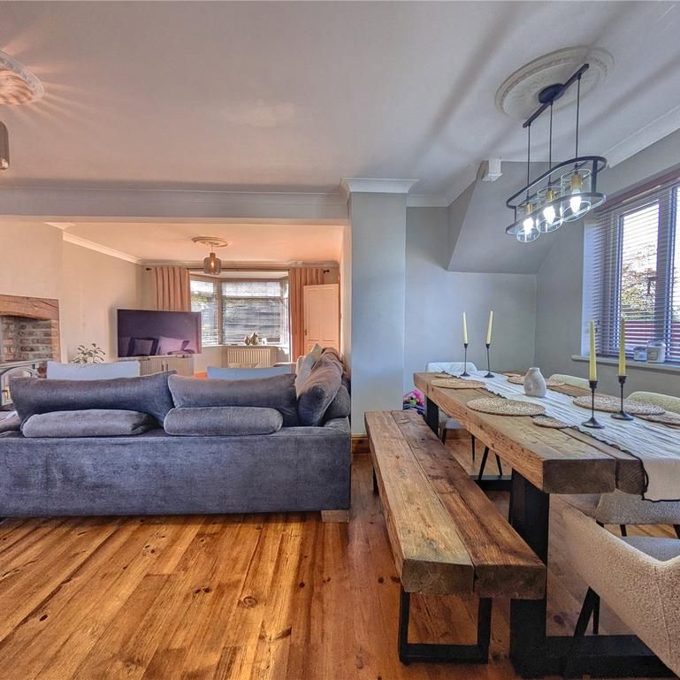 3 bedroom semi-detached house to rent - Photo 1