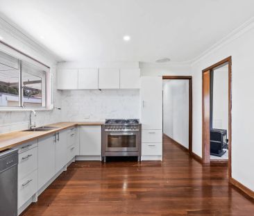 Charming Family Home - Photo 1