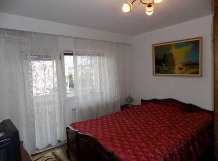 Apartament 3 camere, 65 mp, decomandat, garaj, zona Nicolae Titulescu - Photo 5