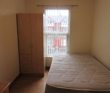 Upstairs Apartment, 109b University Avenue, Queens Quarter, Belfast - Photo 6