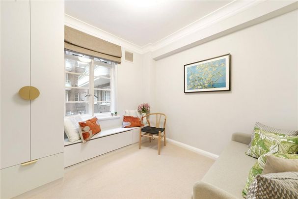 3 bedroom flat in Gloucester Place - Photo 1