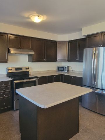 For Lease - 13 Betterton Crescent, Brampton, Ontario - Photo 4