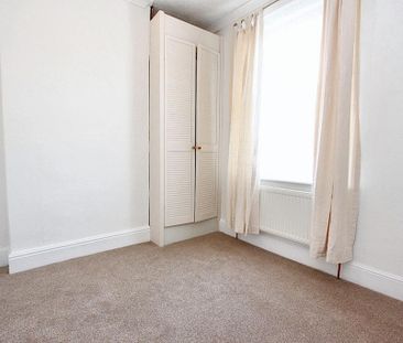4 bedroom terraced house to rent - Photo 2