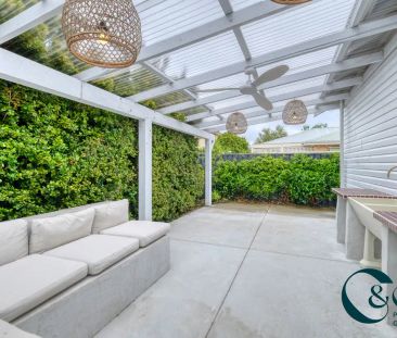 “Stylish Brentwood Character Home” - Photo 4