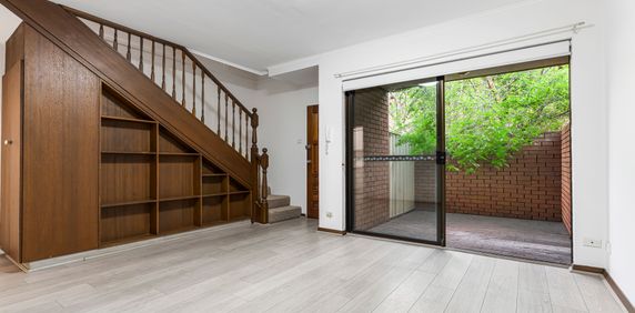 Freshly Painted Two Bedroom Townhouse - Photo 2