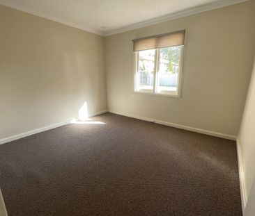 EASY LIVING - Photo 1