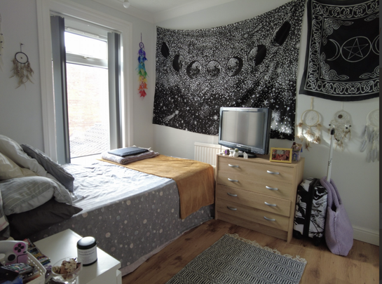 2 bedroom terraced house to rent - Photo 1