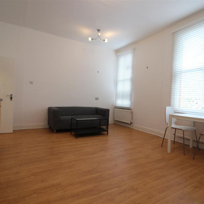 15 Evington Road, Leicester, Leicestershire, LE2 1QG - Photo 1