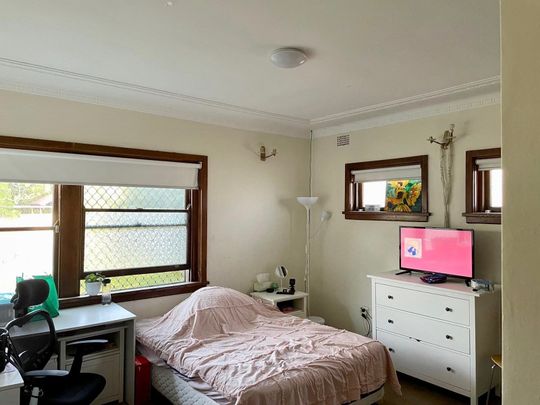 Strathfield - Photo 1