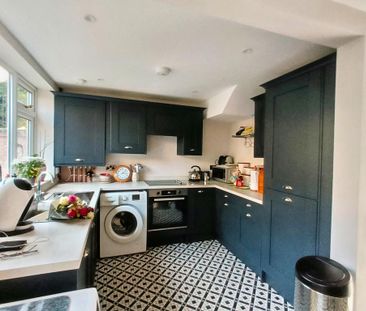 3 bedroom semi-detached house to rent - Photo 4