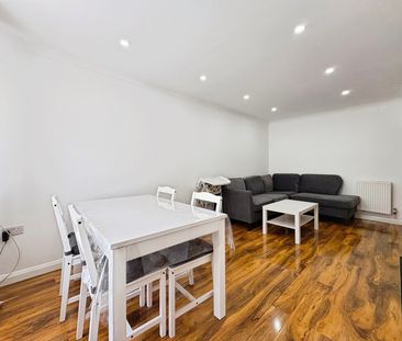 Darvel Close, Woking, Surrey, GU21 - Photo 3
