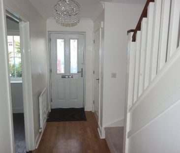 3 bedroom link detached house to rent - Photo 3
