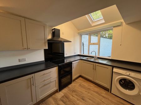 Dove Bank, Uttoxeter - Photo 5