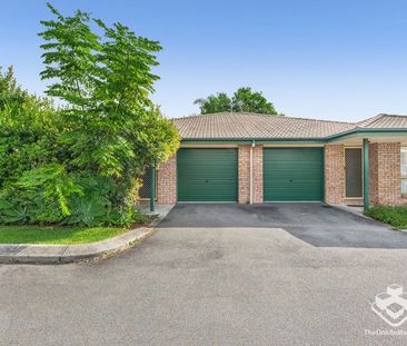 Newly renovated Â CONVENIENT VILLA LIFESTYLE! - Photo 1