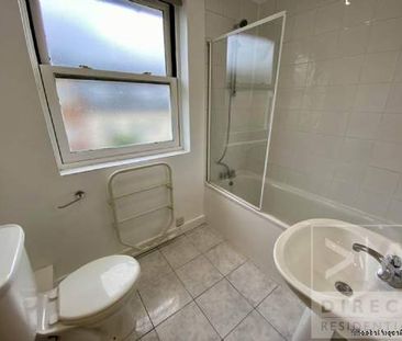 1 bedroom property to rent in Ashtead - Photo 4