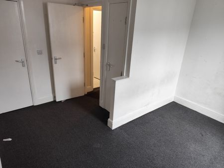 1 Bed Flat, Woodborough Road, NG3 - Photo 2