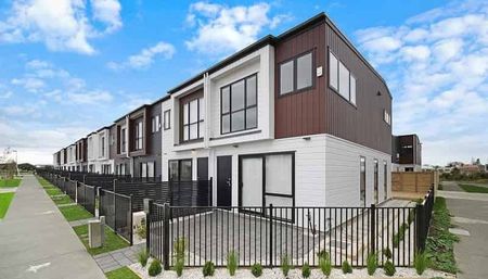 Modern Family Townhouse - Photo 3