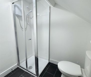 1st Floor, Room 3 - Photo 5