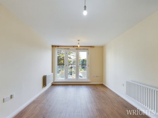 2 bedroom Flat - PARKHOUSE COURT - Photo 1