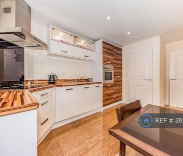 2 bedroom flat to rent - Photo 3