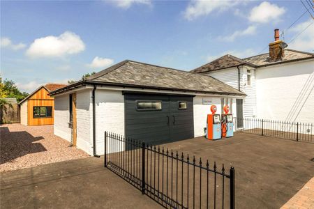 A contemporary single storey attached three bedroom property in a village location. - Photo 4
