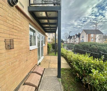 2 bedroom Flat To Let - Photo 1