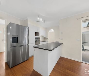 24 Strafford Avenue, Cranbourne - Photo 6