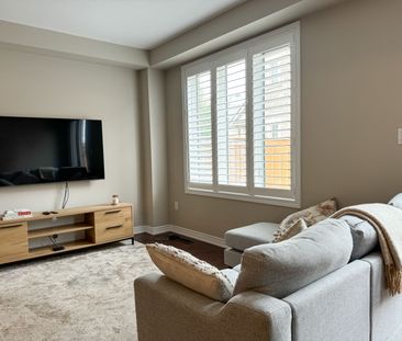 For Lease - 371 Wheat Boom Drive, Oakville, Ontario - Photo 3