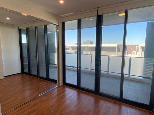 Modern 2-Bedroom Apartment - Photo 1