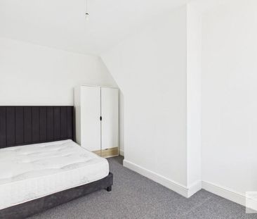 3 bedroom apartment to rent - Photo 3