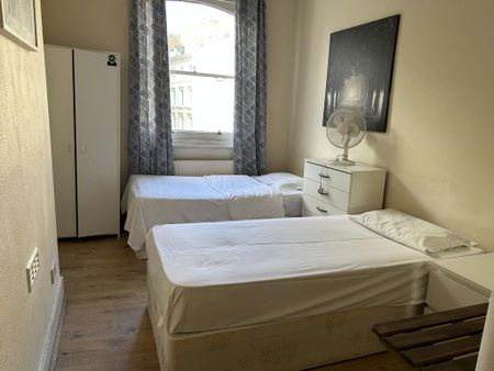 5 bedroom apartment to rent - Photo 4