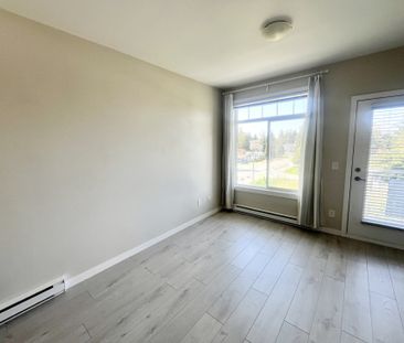 Centrally Located One Bedroom with Parking and Storage near Skytrain - Photo 3
