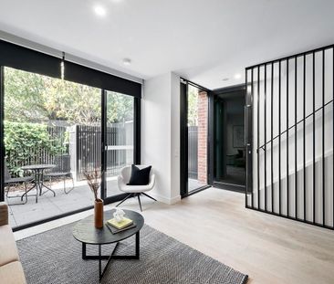 Contemporary Dual-Level Living with a Private Courtyard - Photo 1