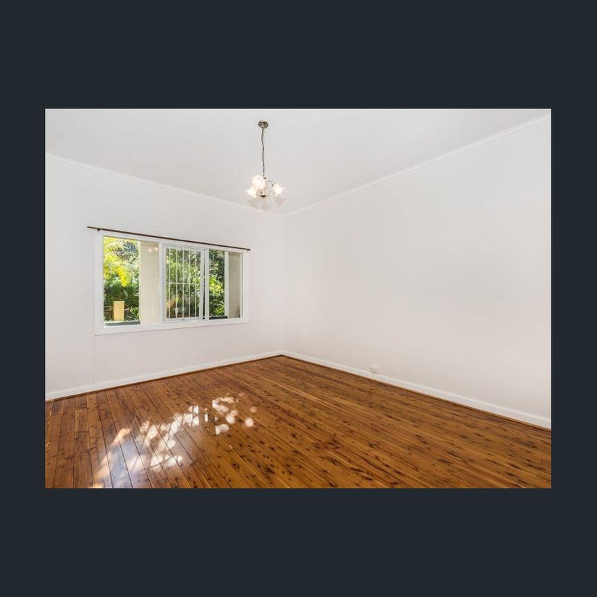Charming One Bedroom Apartment a Stroll to Bronte Beach! - Photo 1