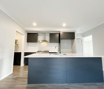 Modern Family Living with 2.7m High Ceilings | Built 2022 | Smart L... - Photo 4