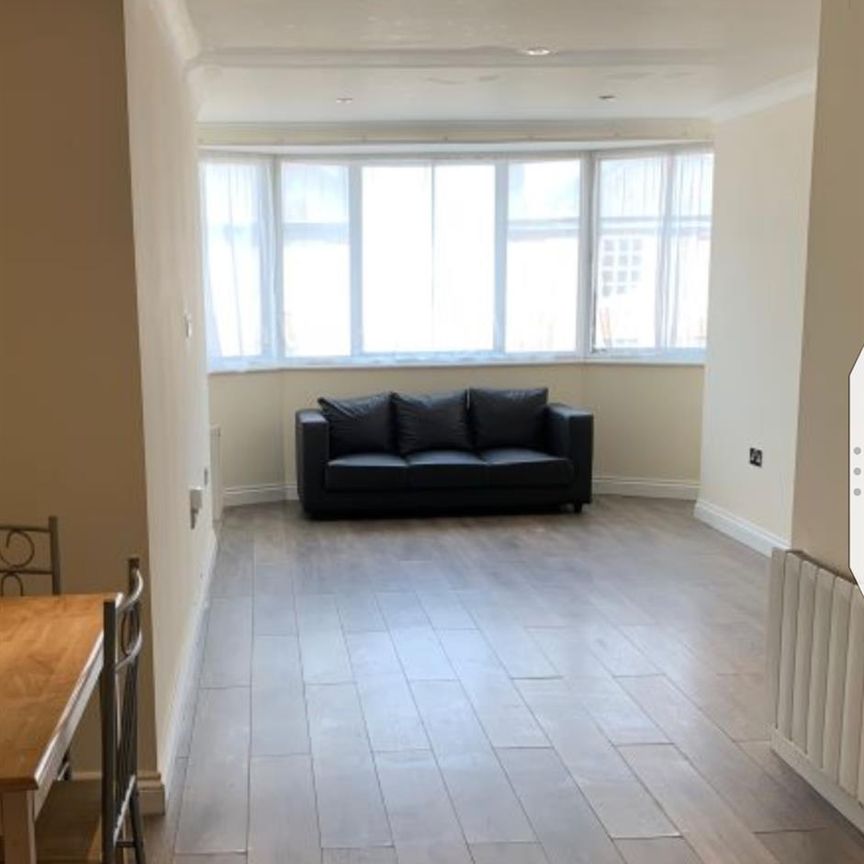 The Pulse, High Street North, Dunstable LU6, London - Photo 1