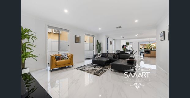 Luxury Waterfront Living on The Lido - Photo 1