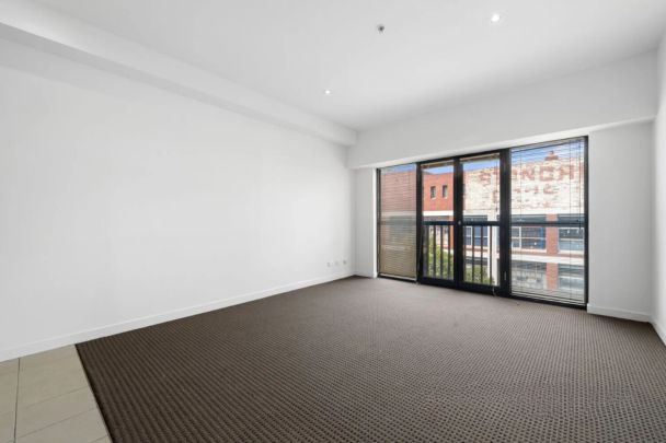 Great Value Right Next To The Vic Market! - Photo 1