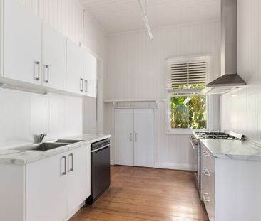 CHARM, CHARACTER AND SPECTACULAR VIEWS - Photo 6