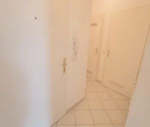 Sonniger Altbau nahe U6-Dresdnerstraße - Photo 2
